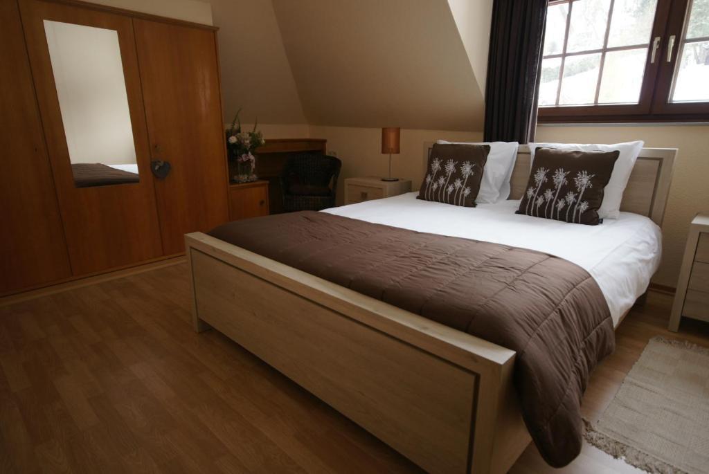 Landgasthof Em Lade Dahlem  Rum bild